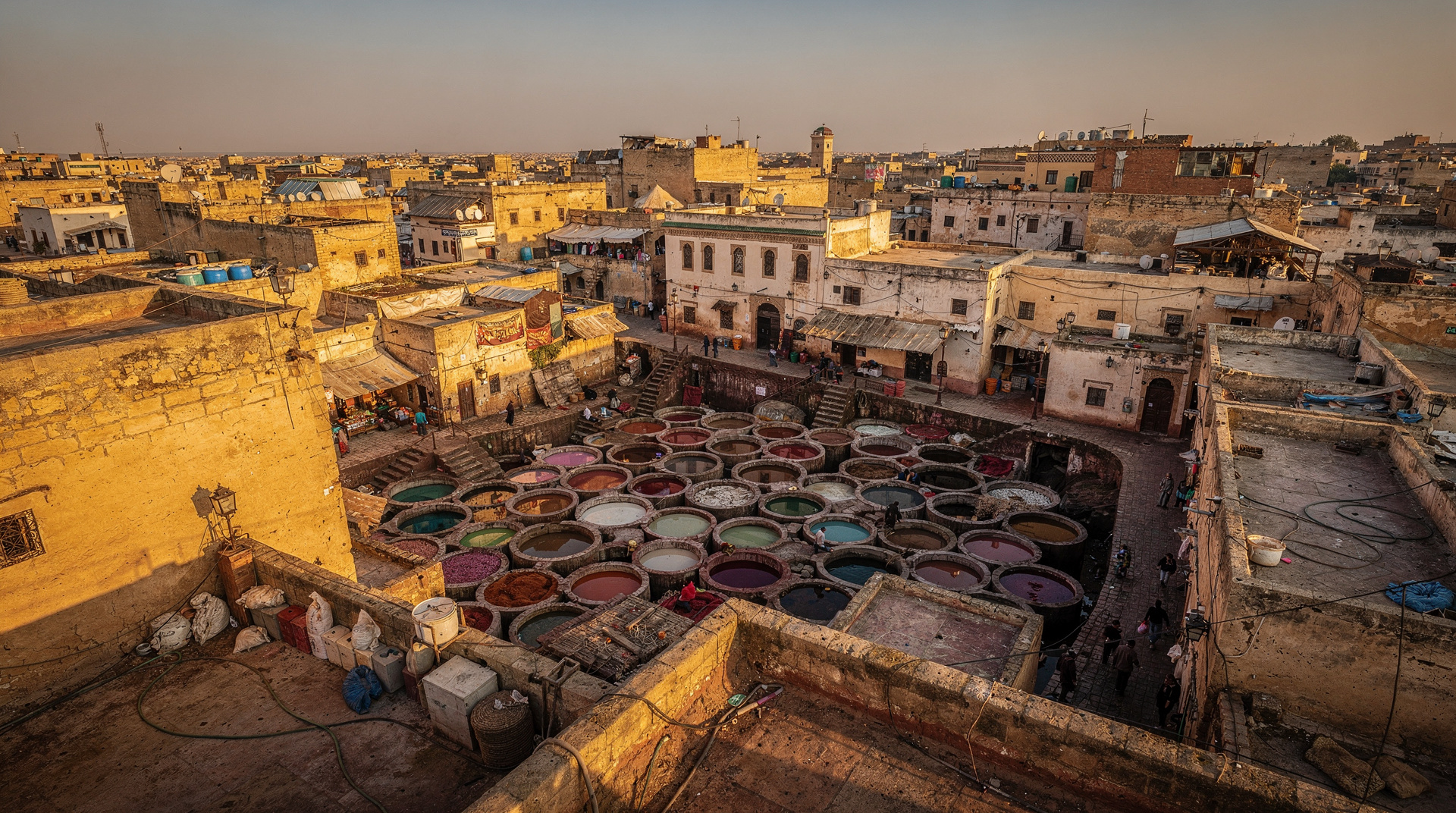 Buying leather goods in Fes: tannery quality, prices and scams